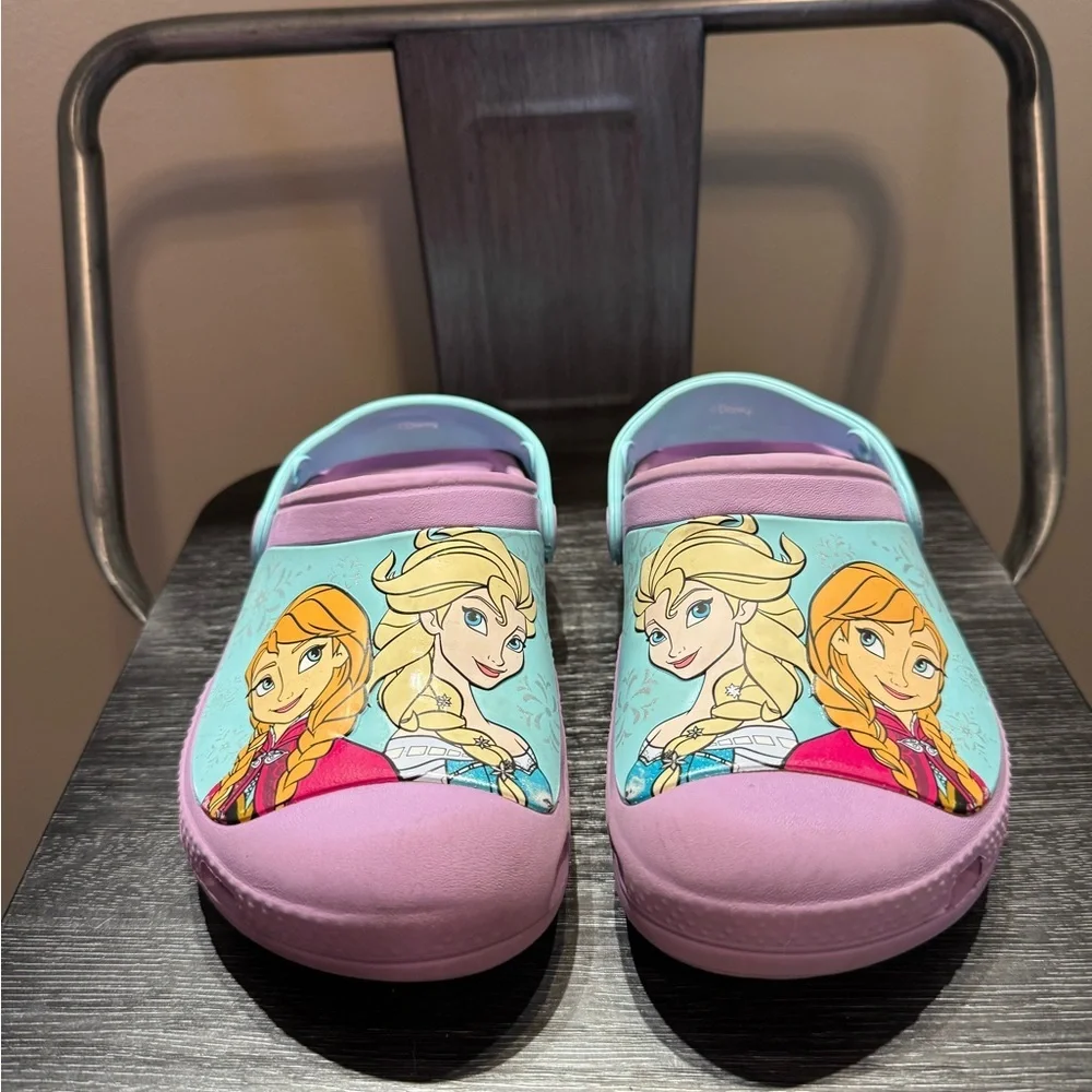 Frozen Crocs - Elsa and Anna Size J1 (big kids) - Picture 2 of 14